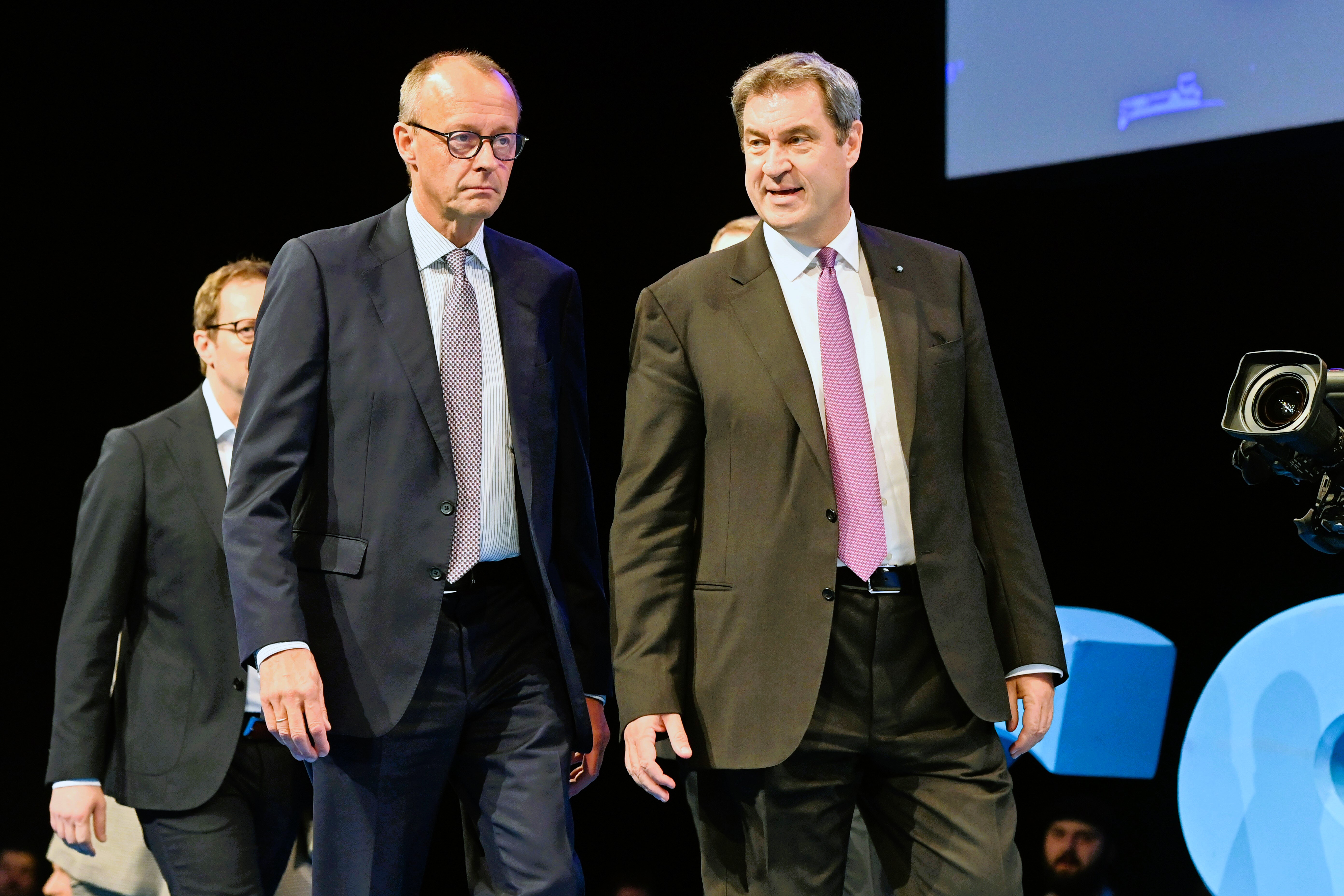 Söder und Merz fordern sofortigen Rauswurf von Verteidigungsministerin Lambrecht!