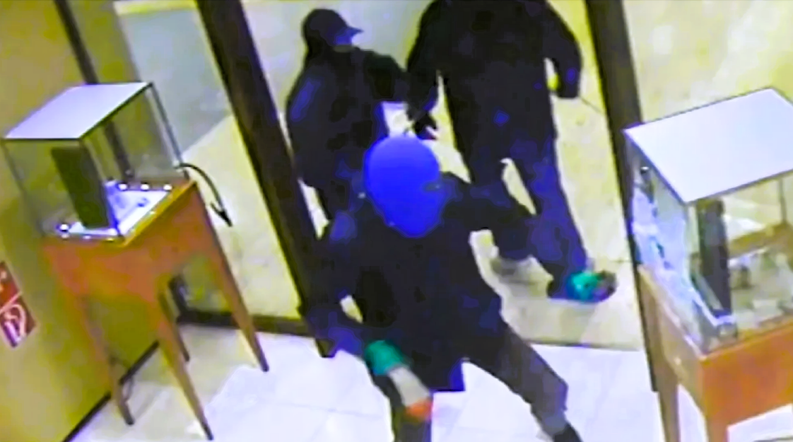 Raubüberfall aufs KaDeWe! 13 Menschen verletzt, Brutale Räuber stehlen kostbaren Schmuck!