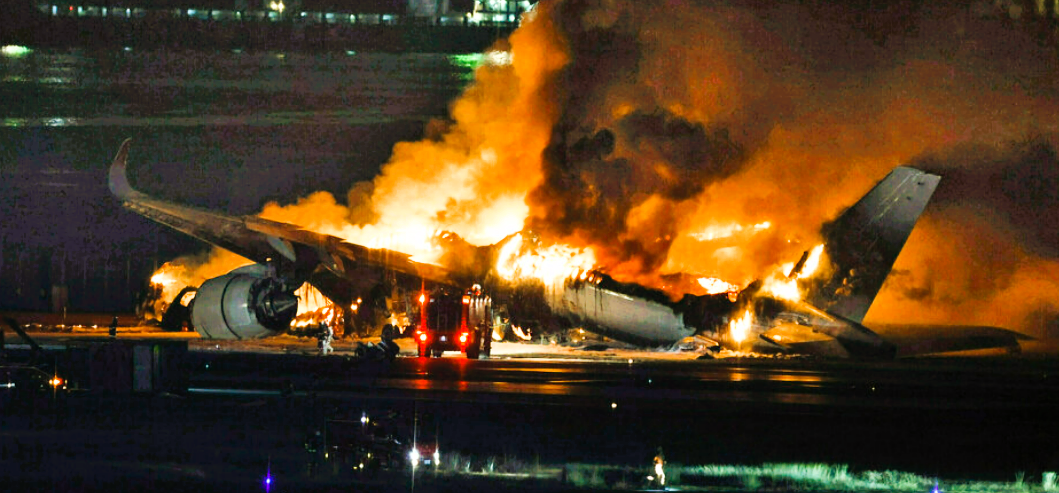 Flugzeugabsturz! Flugzeug bricht in der Luft auseinander - Rettungskräfte auf der Suche nach Überlebenden!
