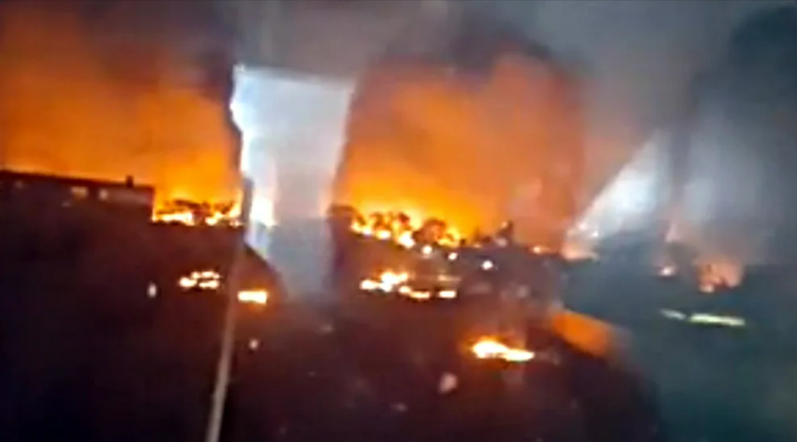 Russische Luftwaffenbasis steht in Flammen! Ukrainische Drohnen mit verheerendem Angriff!