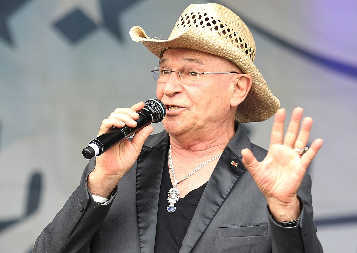 Messerüberfall auf deutschen Schlagerstar – nur Sekunden retteten ihm das Leben