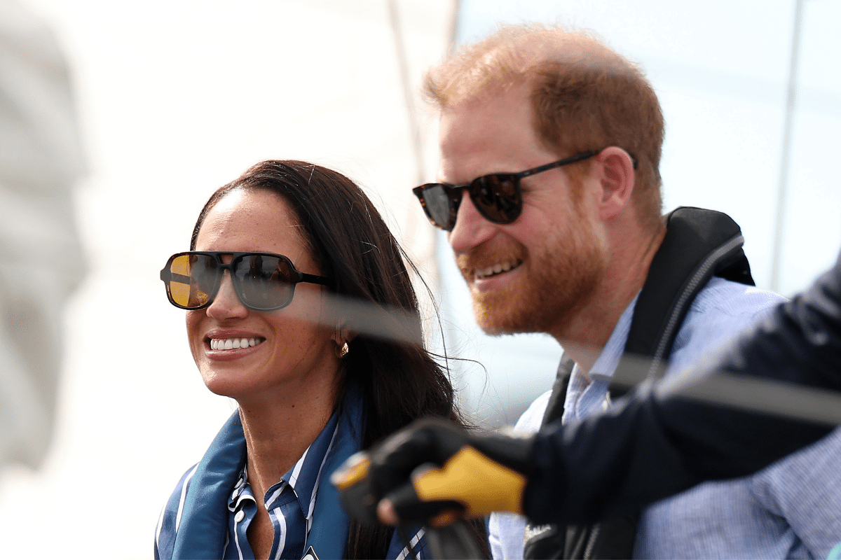 Harry en Meghan keren plots terug: Britse tabloids in rep en roer