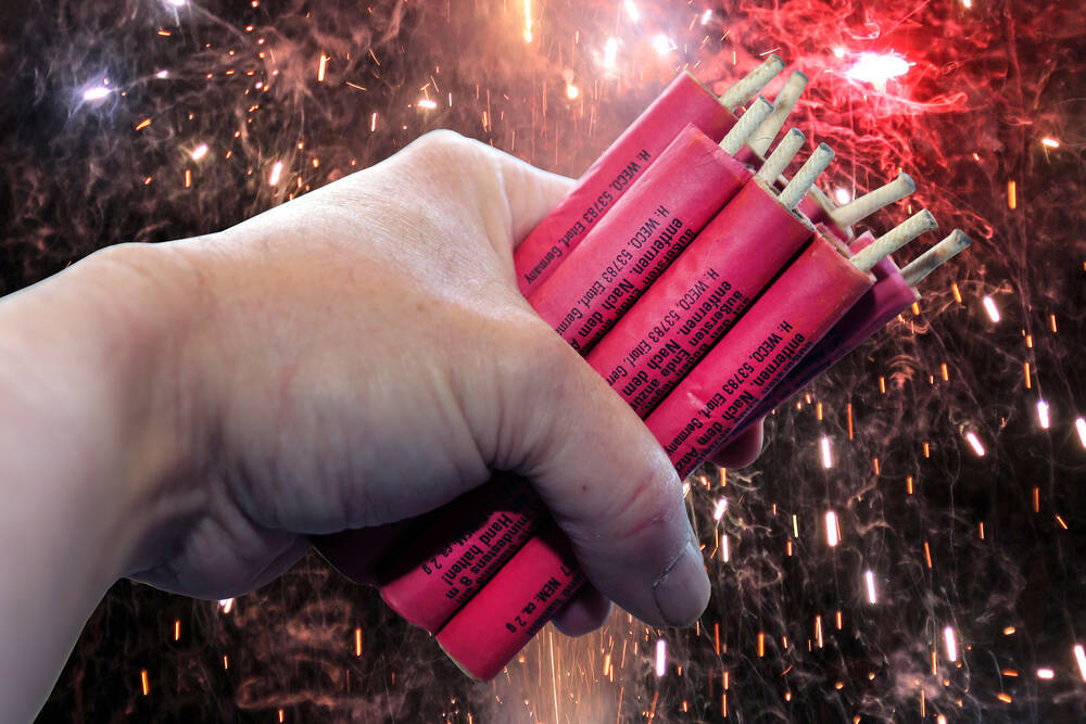 Böller-Krieg in Berlin - Insgesamt 150 Personen greifen sich gegenseitig mit Böllern an!