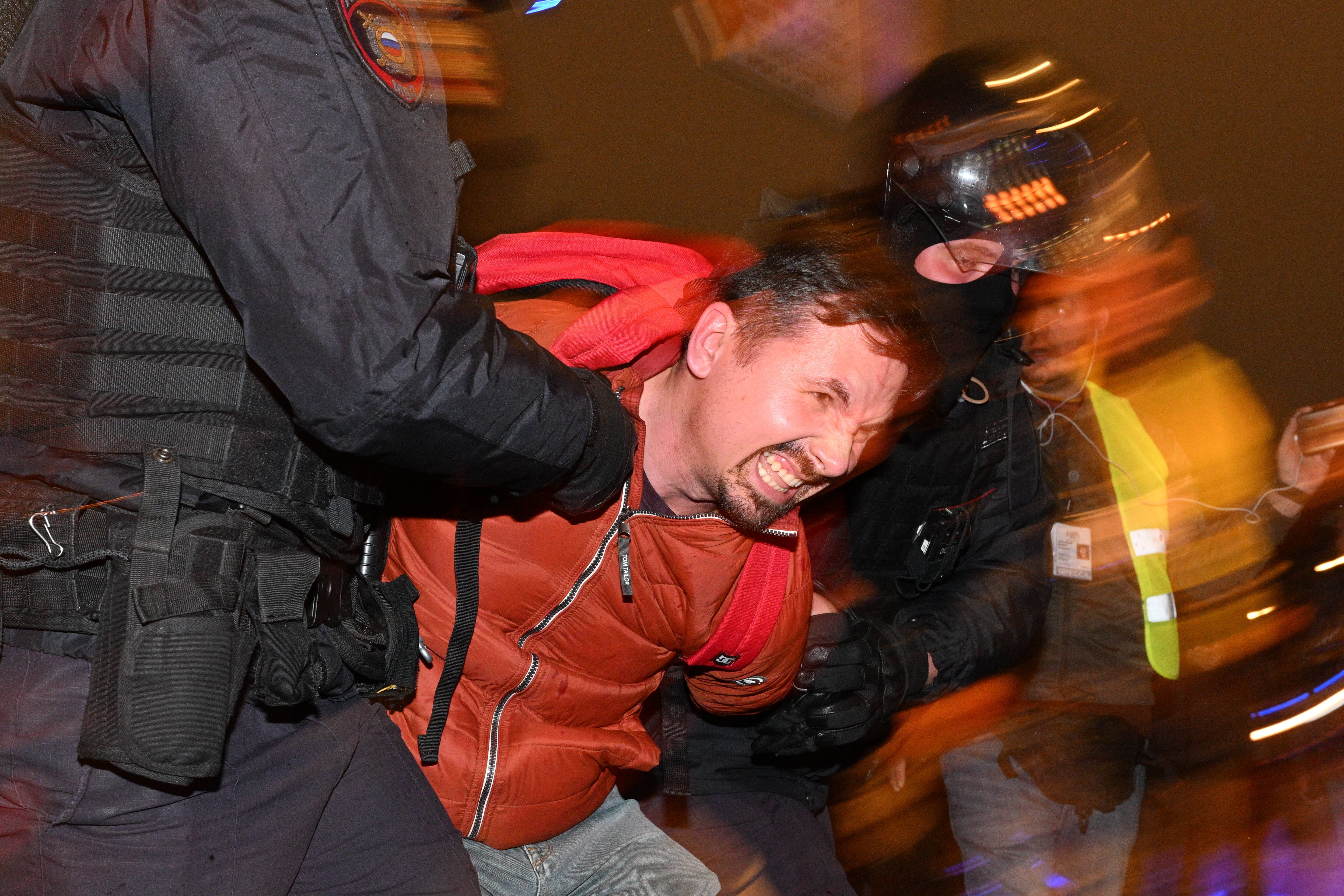 Deutschland immer schlimmer! Versuchte Hinrichtung, Schüsse auf Männer in stehendem Auto! - Drive By Shooting wie in den USA!