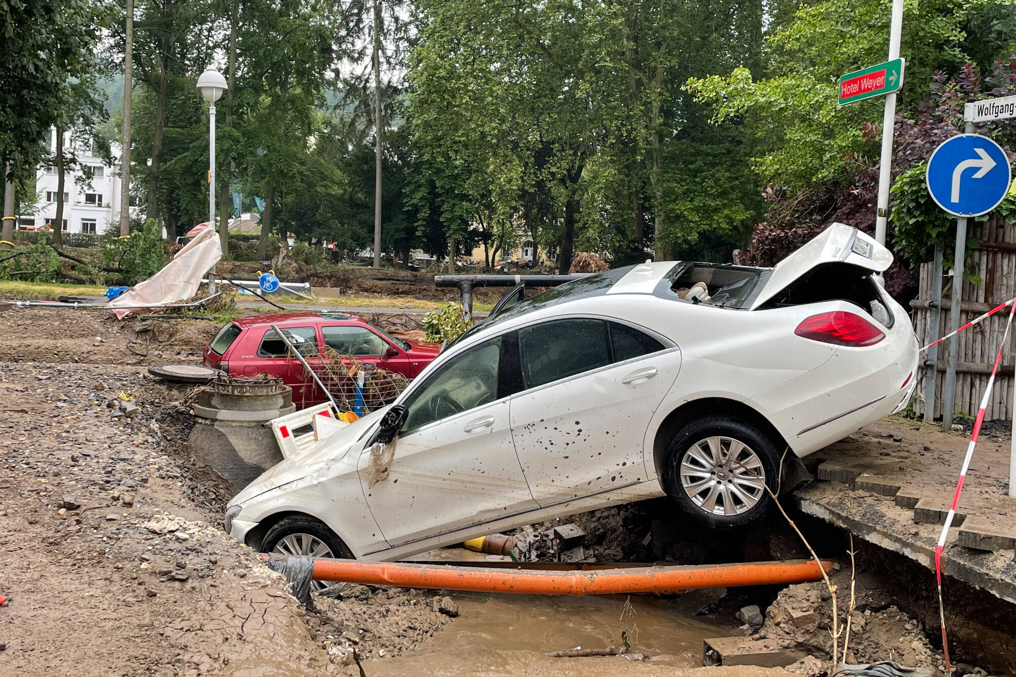 Hochwasser - die Pegel steigen! Wetterdienst warnt für mehrere Bundesländer nach Starkregen vor Überschwemmung!