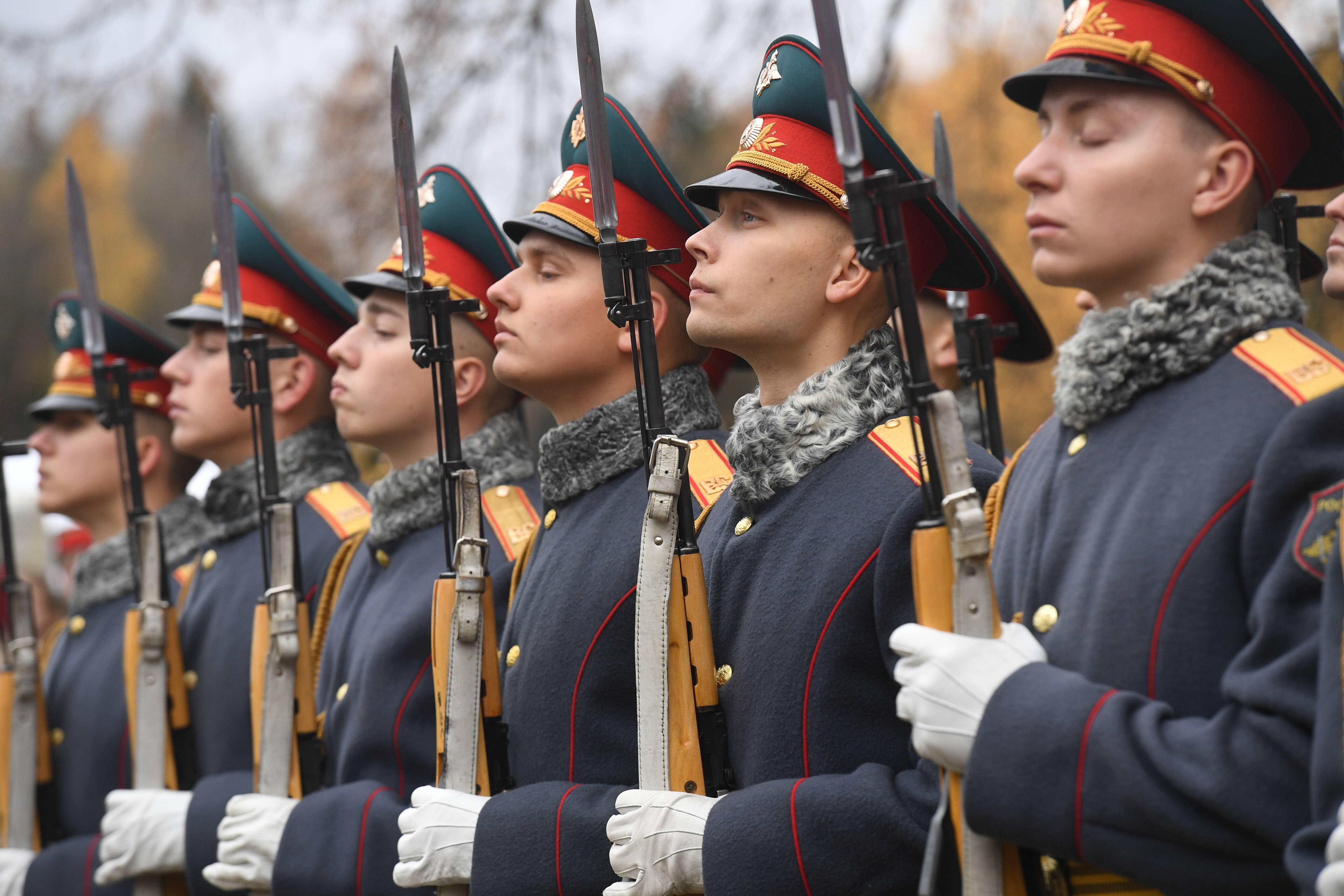 Russische Armee startet Fontal-Angriff und nutzt selbe Taktiken wie Wagner-Söldner! Keine Rücksicht auf Verluste