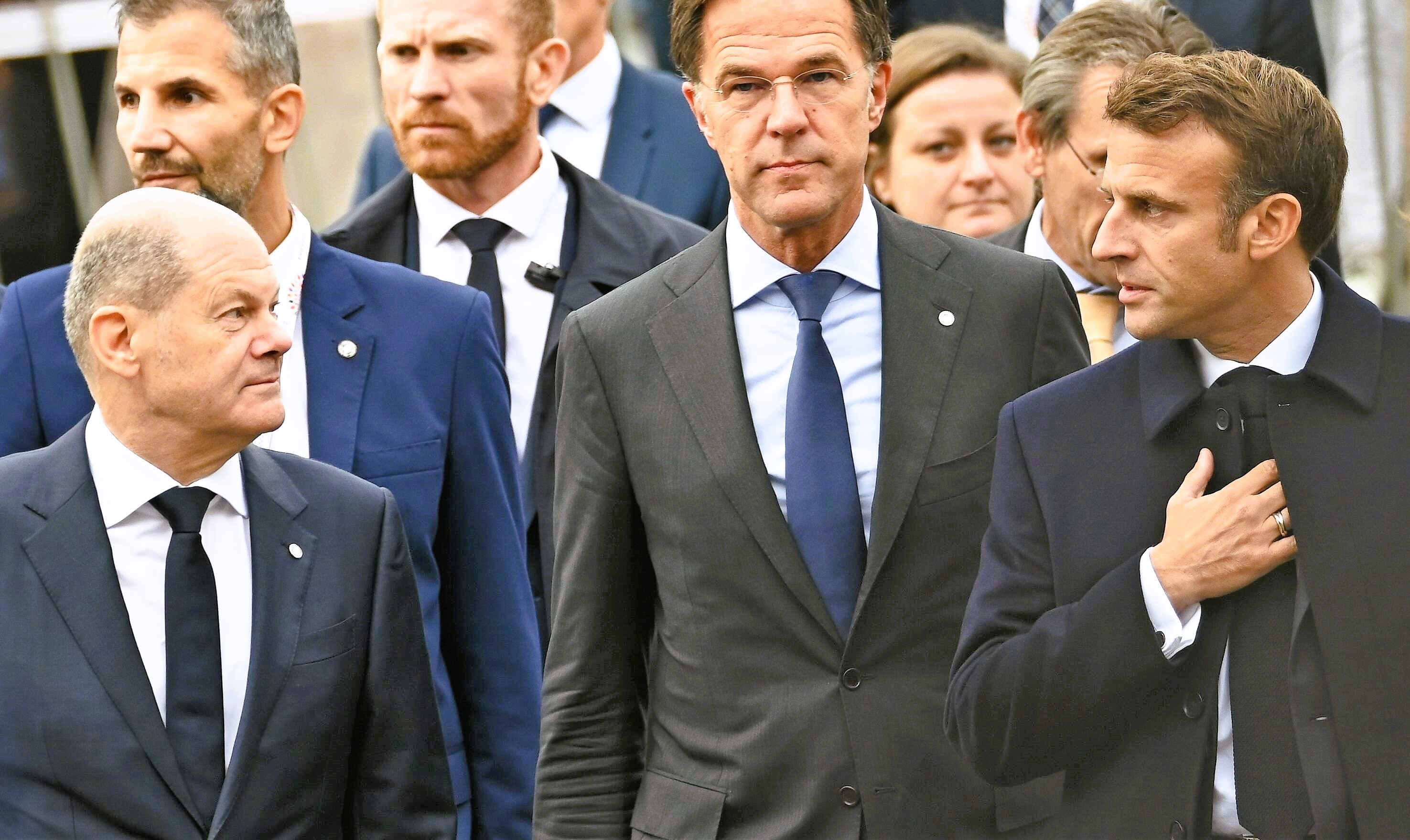 Scharfe Kritik an Macrons Besuch in Peking - Schwächt der französische Präsident den Westen?