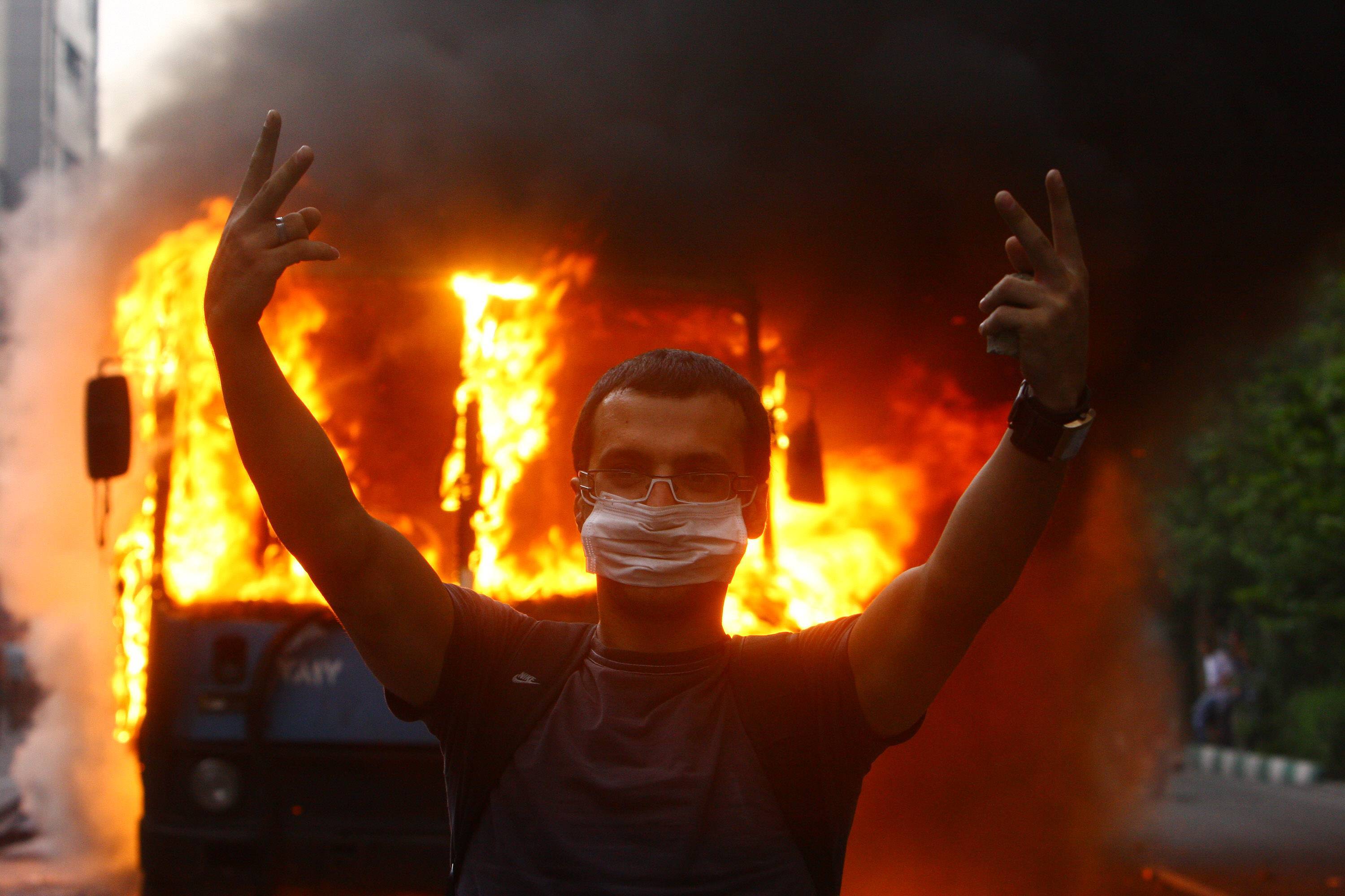 Bestialischer Mord - Bekannter Regisseur und dessen Ehefrau tot aufgefunden!