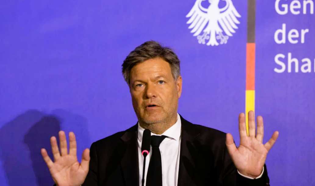 Mutiger Robert Habeck stellt sich gegen China! Klare Kritik bei China-Besuch von Robert Habeck - Wirtschaftsminister erzielt kleinen Erfolg