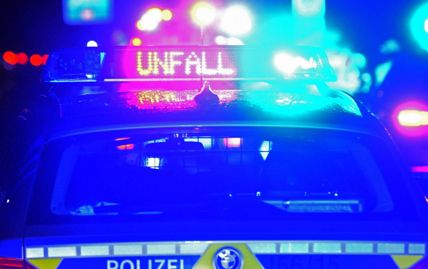 Massen-Crash mit dramatischem Ausgang: Zwei Unfallopfer fliehen und lassen Verletzten zurück